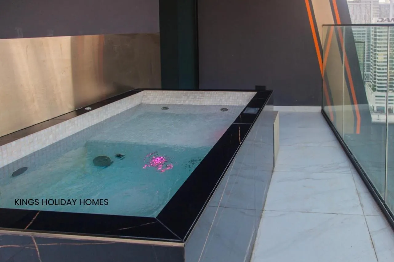 Binghatti Canal With Private Jacuzzi Burj Khalifa View Kings Дубай Гостевой дом