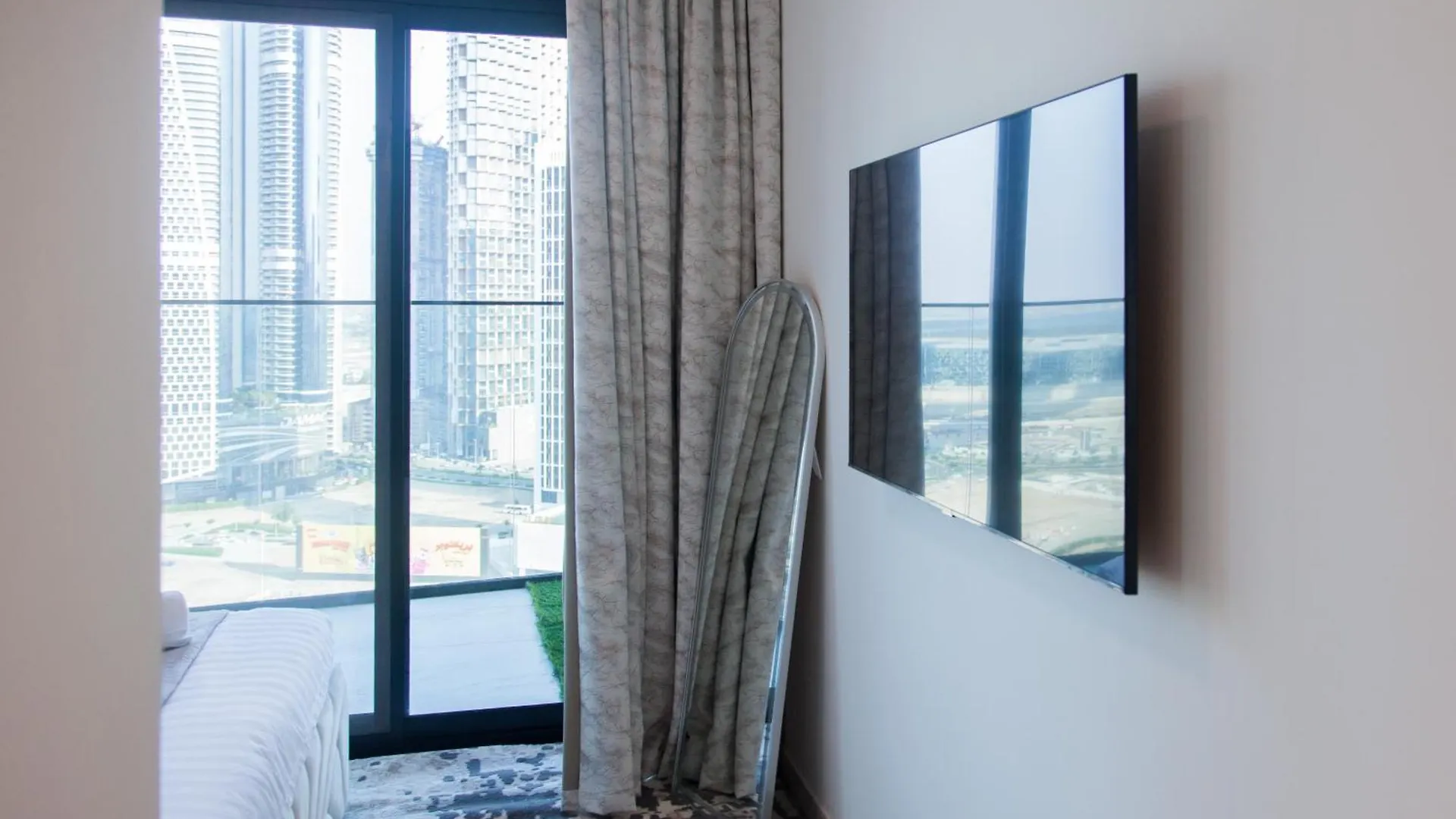 Binghatti Canal With Private Jacuzzi Burj Khalifa View Kings Дубай